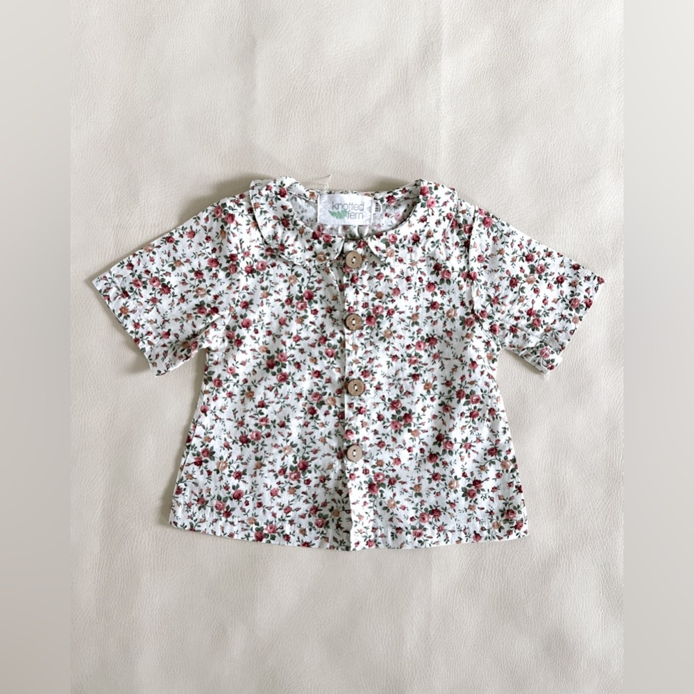 Knotted Fern Red Floral Top 12/18 EUC